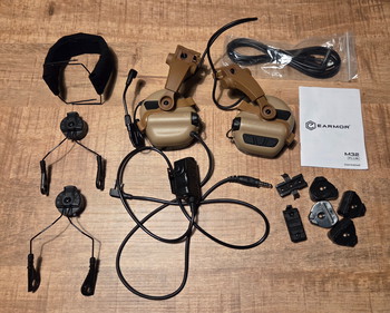 Image 2 pour Earmor + PTT + Baofeng communicatie set met verschillende helmet mounts en accessoires