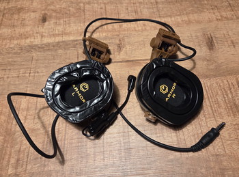 Imagen 4 de Earmor + PTT + Baofeng communicatie set met verschillende helmet mounts en accessoires