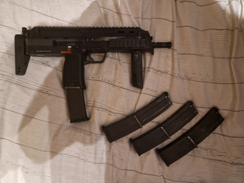 Afbeelding 3 van KWA/UMAREX MP7 - 4 mags (OF RUILEN VOOR MP5)