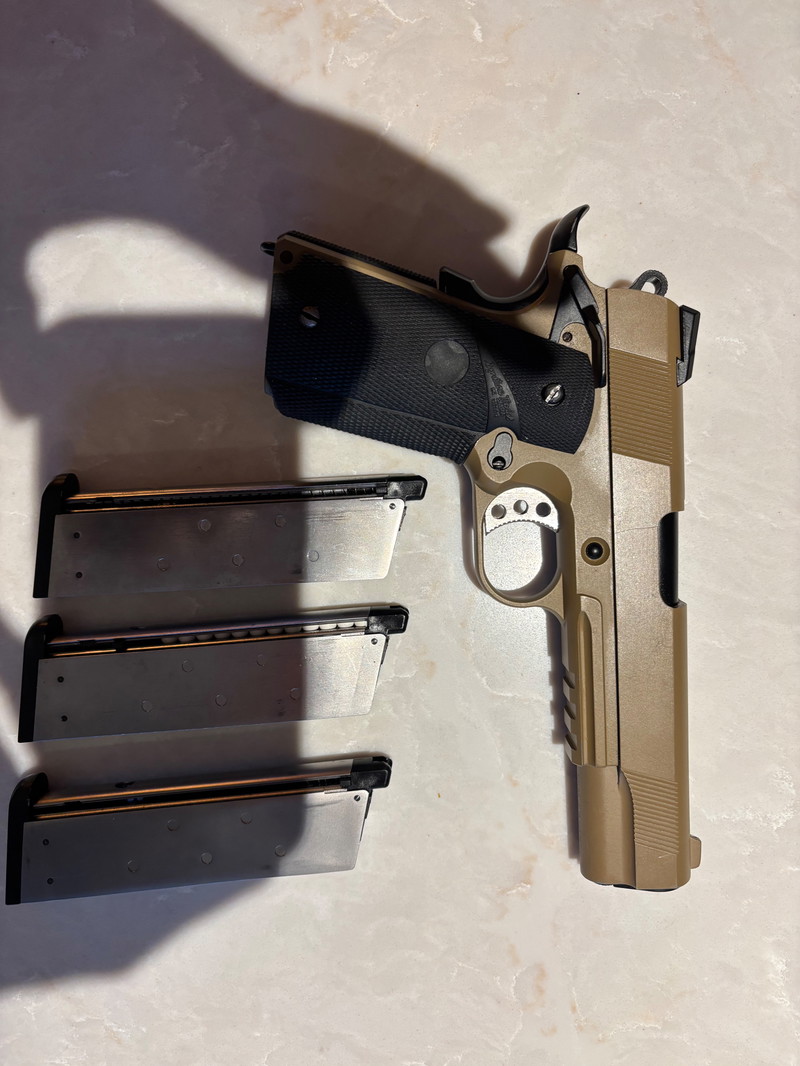 Afbeelding 1 van M1911 + 3 magazijnen