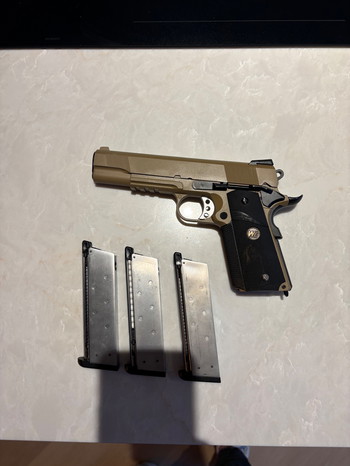 Afbeelding 2 van M1911 + 3 magazijnen