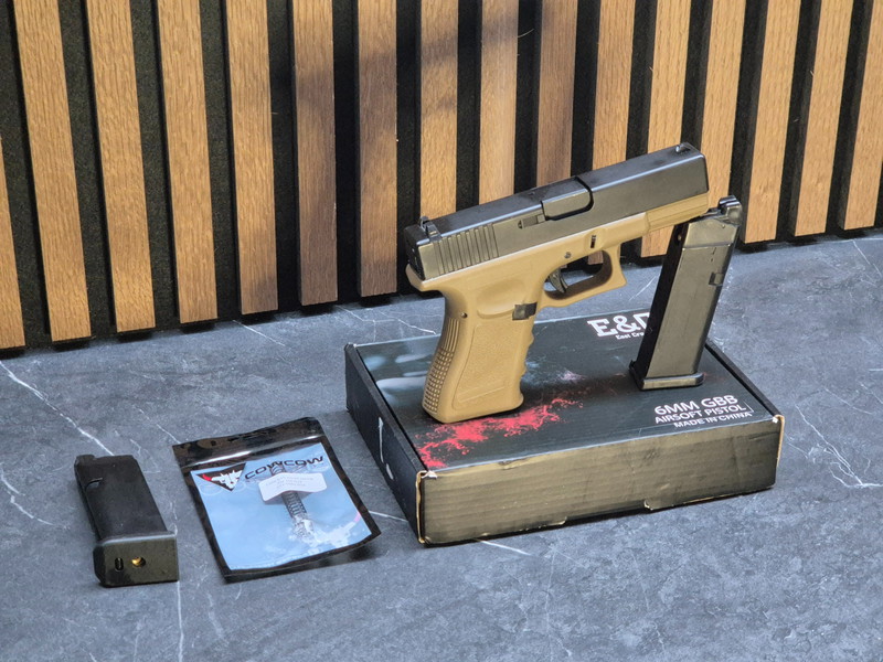 Image 1 pour E&C Glock 19 | GBB | 2 magazines | Upgraded