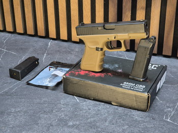 Image 3 pour E&C Glock 19 | GBB | 2 magazines | Upgraded