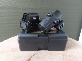 Afbeelding 2 van Eotech 558 red dot and G33 magnifier replica