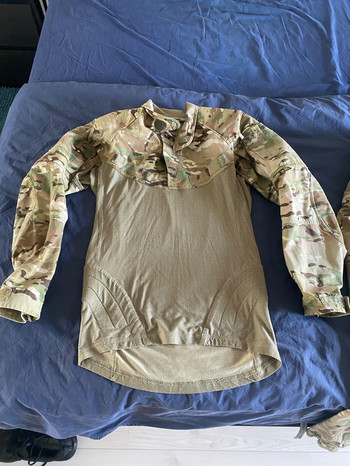 Image 2 pour UF PRO STRIKER X COMBAT SHIRT maat: L + STRIKER ULT COMBAT PANTS Maat: 32/32