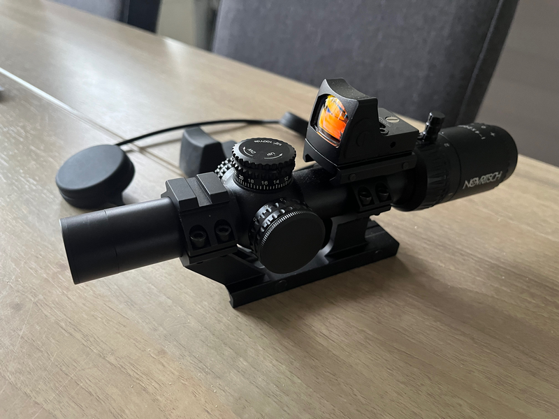 Afbeelding 1 van Novritsch 1-4x LVPO scope met red dot en killflash