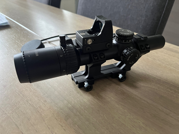 Bild 2 für Novritsch 1-4x LVPO scope met red dot en killflash