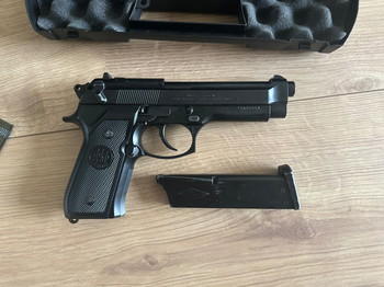 Image 2 for Umarex M92 GBB Pistol + Mag + Case + 2 Holsters + Speedloader Adapter