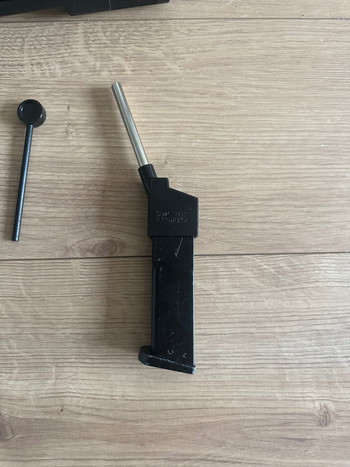 Image 4 for Umarex M92 GBB Pistol + Mag + Case + 2 Holsters + Speedloader Adapter