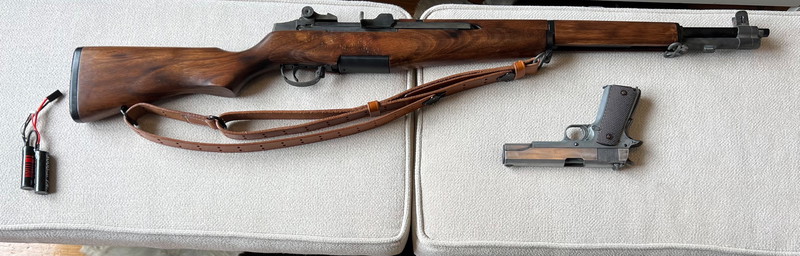 Image 1 for Weathered ICS M1 Garand met leren sling, M1911