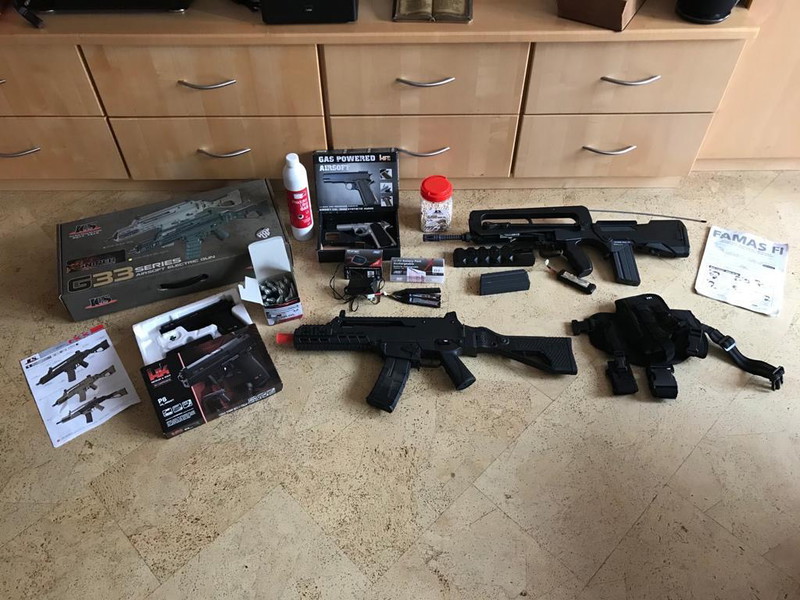 Image 1 for Airsoft-Komplettset - ICS G33 funktionsfähig + FAMAS F1 + 2 defekte Pistolen + Zubehör - Abholung