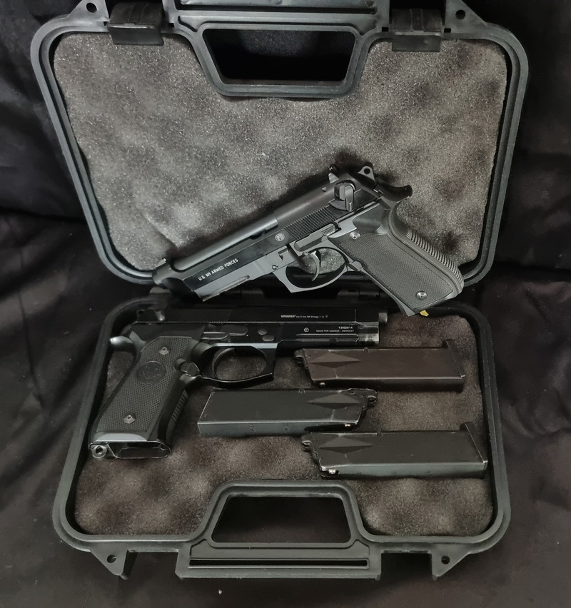 Image 1 for 3 Replicas te koop.