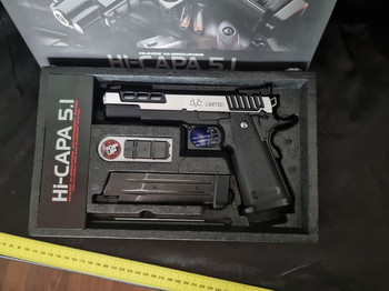 Image 2 for 3 Replicas te koop.