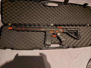 Afbeelding van G&G Combat Machine CM16 met mosfet, RED edition + Holo sight