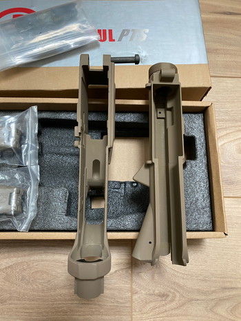 Afbeelding 3 van Magpul / G&P Metal Body for Marui M4/M16 Series (SAND, Limited Edition)