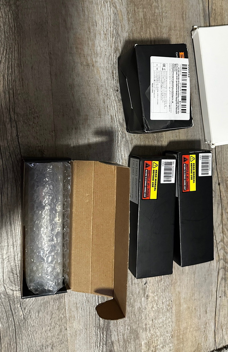 Image 1 for VERKAUF 3x Hochwertige LiPo Akkus 11.1V 1000mAh  LiPo Ladegerät  Nagelneu & OVP!