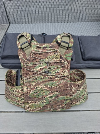 Bild 4 für G&G ARP 556 V2, perun mosfet, Maxx trigger, barrel, rubber en nub, mags, gunbag, reddot, titan 3000mah, extra m4 stock, silencer met ingebouwde acetech brighter c, novristch plate carrier met m4 pouches