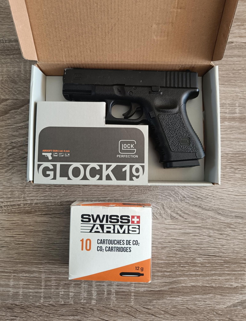 Imagen 1 de Umarex Glock 19 CO2 NBB met 1 magazijn en CO2 patronen