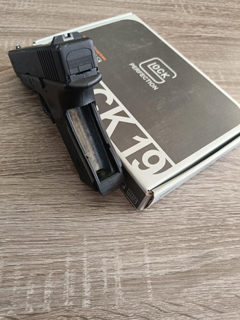 Imagen 4 de Umarex Glock 19 CO2 NBB met 1 magazijn en CO2 patronen