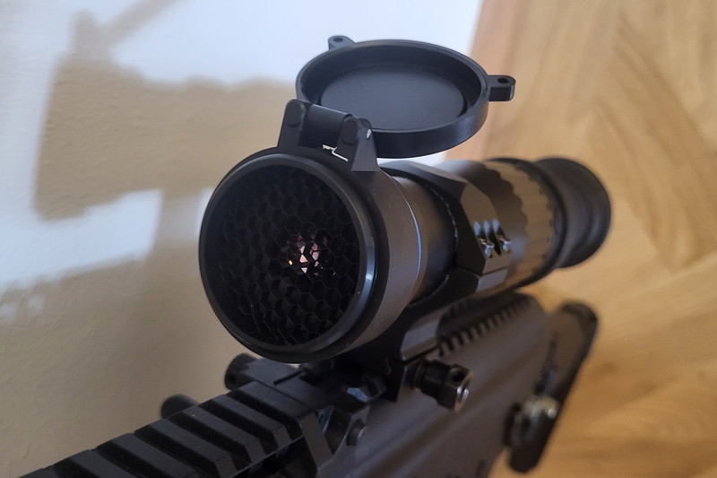 Image 1 for Dali S1 thermal sight with adjustable crosshair