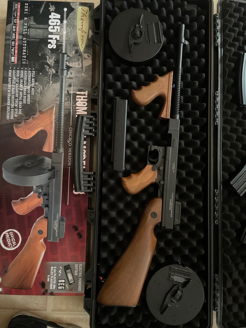 Image 1 for Ik verkoop hier bij mijn thommy gun om plaats te maken voor een ander replica