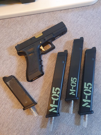 Image 2 for TM Glock 18C met 3 extended mags