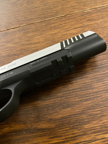 Imagen 3 de Pistolet airsoft COLT 1911 RAIL GUN CO2 BLACK SILVER - CYBERGUN 6 mm BB