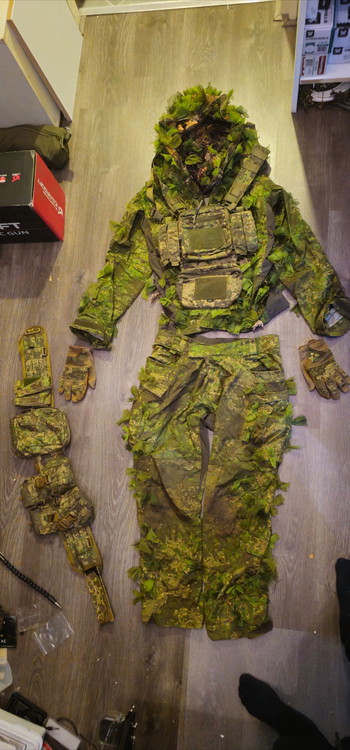 Bild 2 für Helikon Tex Pencott Wildwood Ghillie Suit inc mini rig, belt en pouches