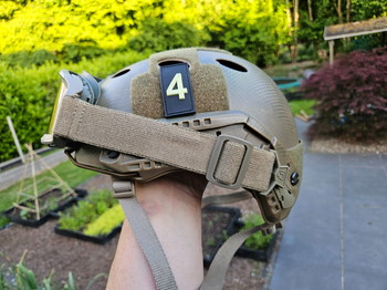 Imagen 4 de Emerson FAST PJ Helm (Dark Earth) + GPNVG (dummy) + Revision desert locust met railmount adapters