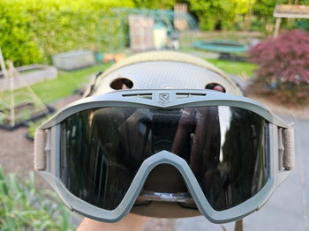 Imagen 5 de Emerson FAST PJ Helm (Dark Earth) + GPNVG (dummy) + Revision desert locust met railmount adapters