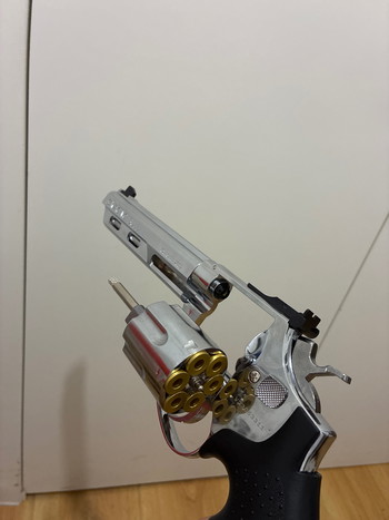 Imagen 3 de Gas Powered Platinum Revolver