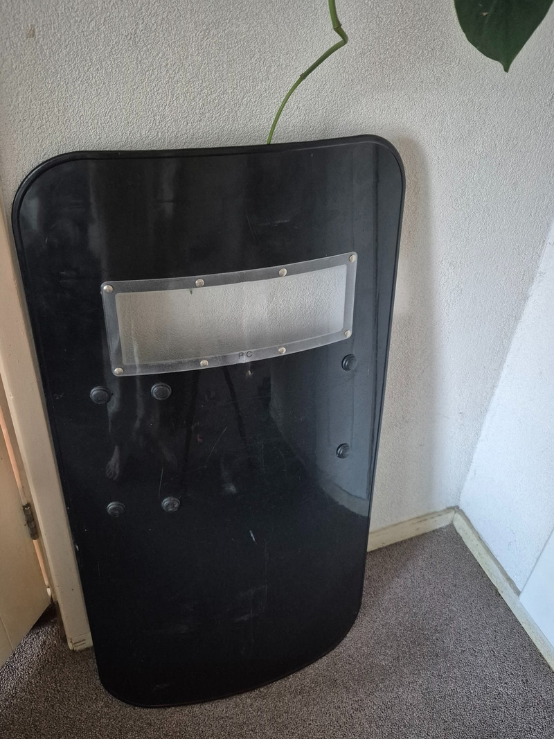 Afbeelding 1 van Riot shield becouse why not