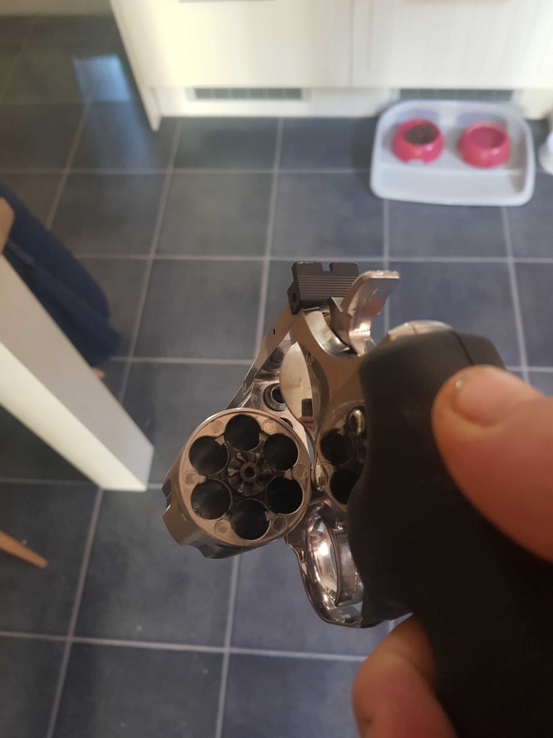 Afbeelding 1 van Goedwerkende asg dan wesson revolver