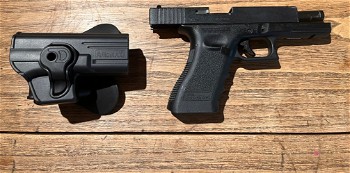Afbeelding 2 van Glock 17 + holster