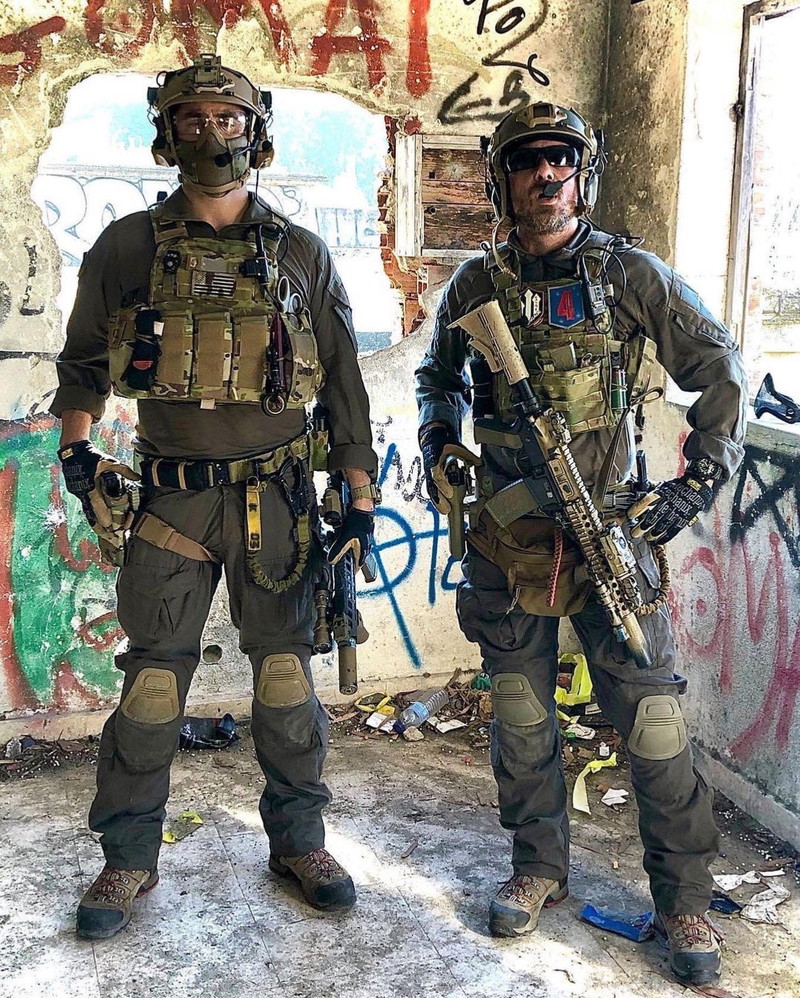 Image 1 for FFI tactical shirt & pants & knee pads
