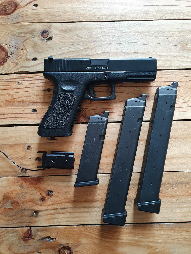 Image 1 pour Glock G18 + 3 chargeurs 50 coups