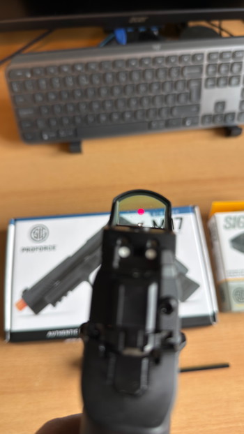 Afbeelding 2 van Sig Sauer M17 P320 met een Sig Air red dot