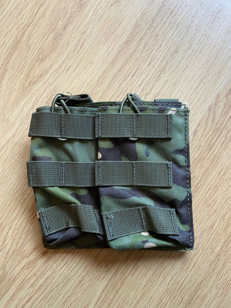 Afbeelding 1 van 8fields double open m4 mag pouch Multicam Tropic (zonder de mags)