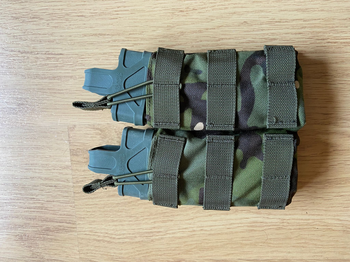 Afbeelding 3 van 8fields double open m4 mag pouch Multicam Tropic (zonder de mags)