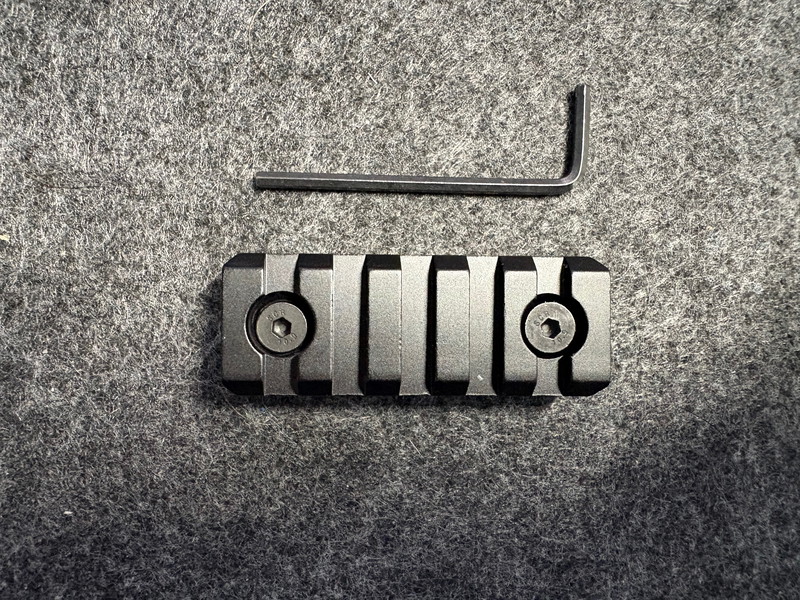 Imagen 1 de M-LOK Picatinny Rail 6 cm (20 mm)