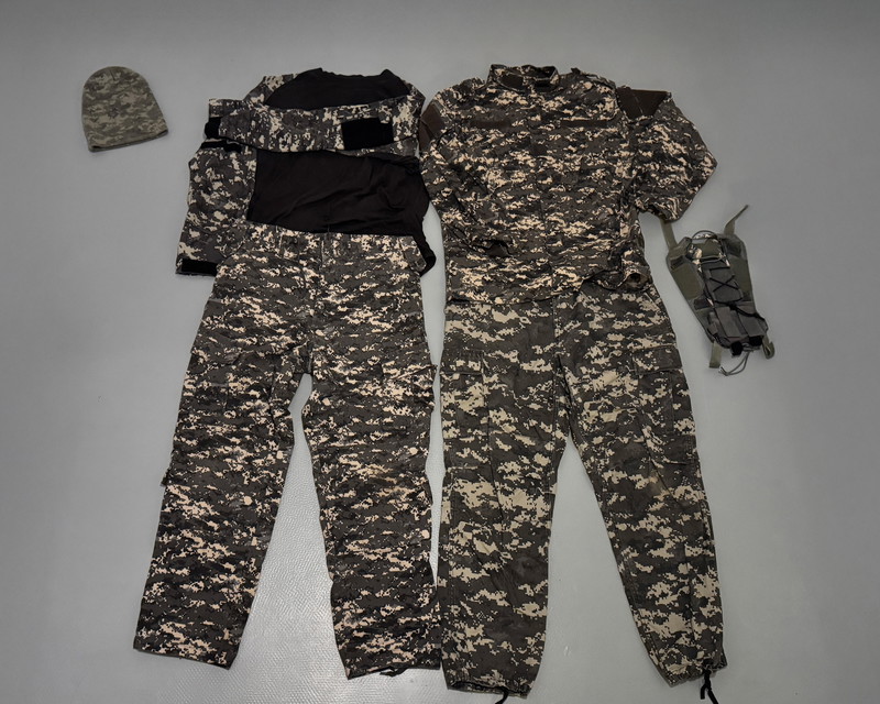 Afbeelding 1 van 2x Urban Digital uniform incl. extra's