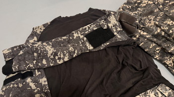 Afbeelding 2 van 2x Urban Digital uniform incl. extra's