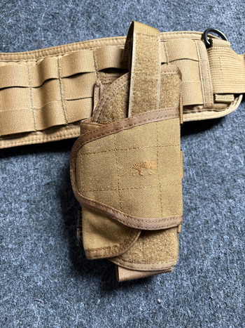 Imagen 2 de Warrior assault systems combat riem in coyote tan, met tasmanian tiger holster en magazijn tas