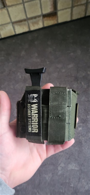 Afbeelding 3 van Warrior assault pistol pouch links handig