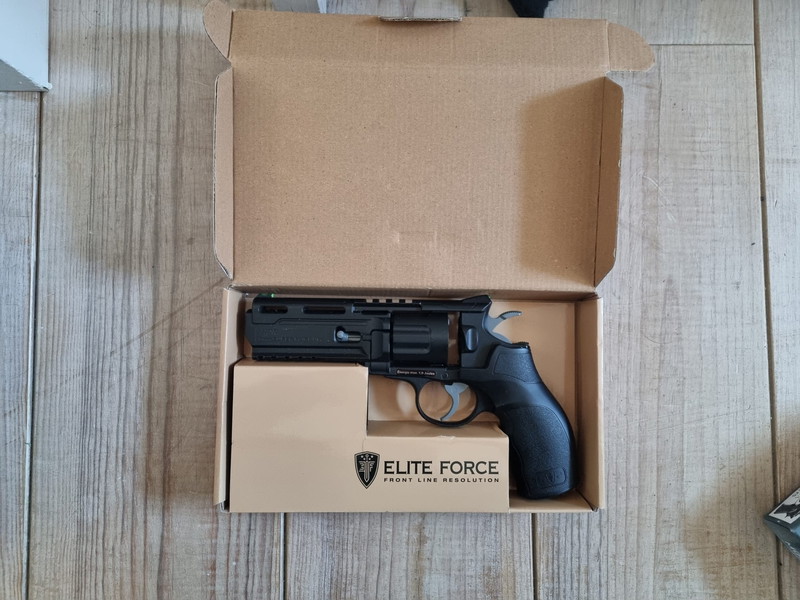 Image 1 for Elite Force H8r Revolver (8 mags)