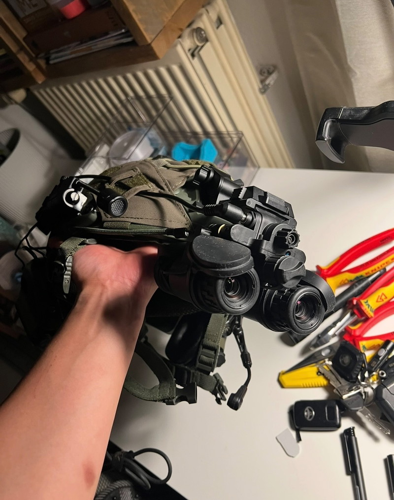 Image 1 for UPGRADED PVS 31 NVG/ Night vision Digital 3 switch IR and normaal monitor