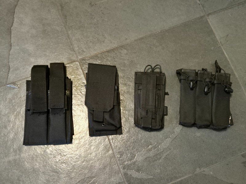 Afbeelding 1 van Diverse zwarte pouches