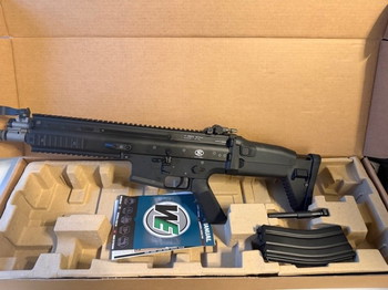 Bild 2 für Cybergun WE SCAR MK16-L Open Bolt Version Black ZGAN !