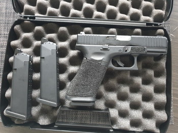 Image 2 pour GLOCK 45  met 2  mags