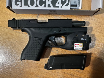 Afbeelding 4 van UMAREX Glock 42 GBB 6mm with Flashlight/Laserpointer